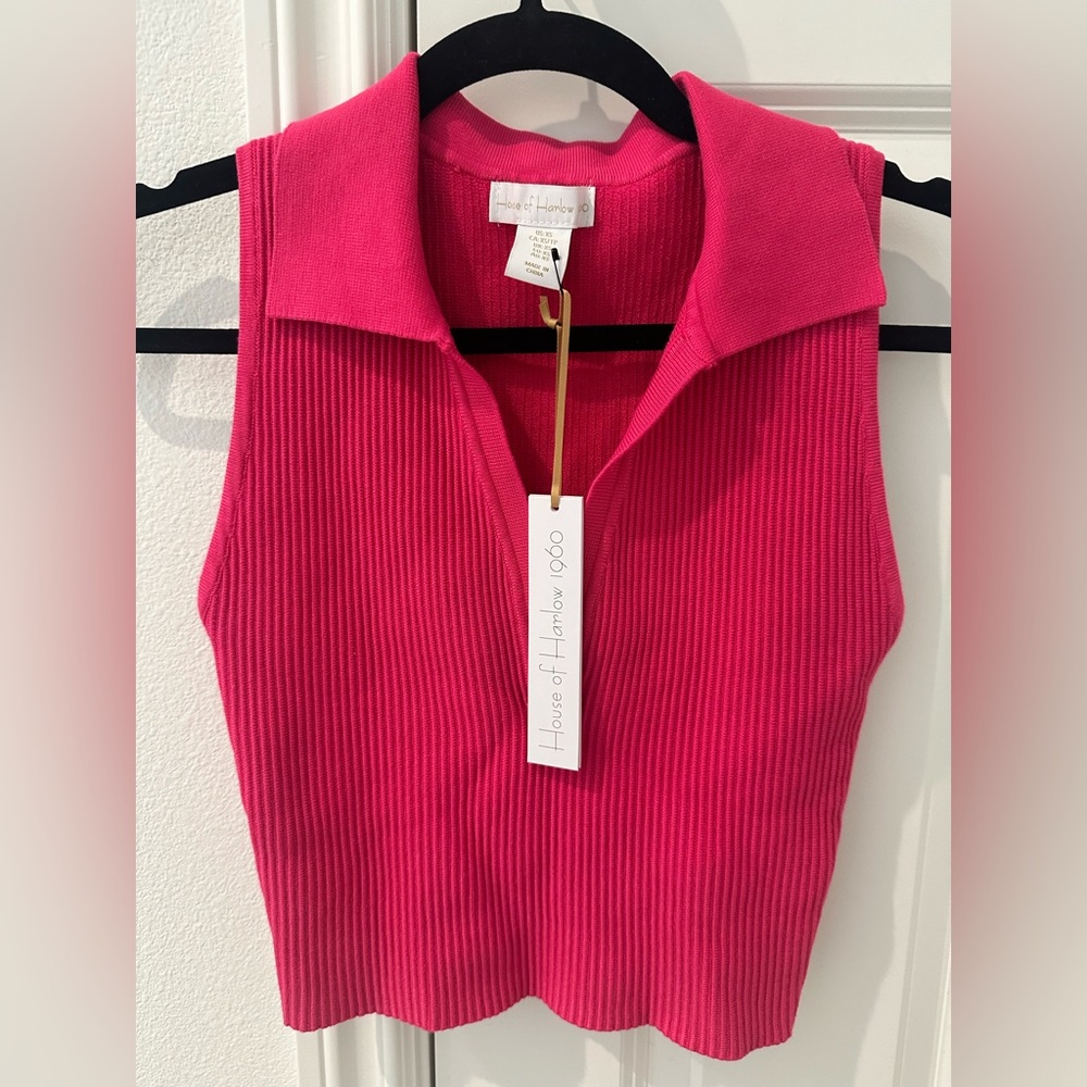 House of Harlow 1960 NWT hot pink ribbed collar top. Size XS